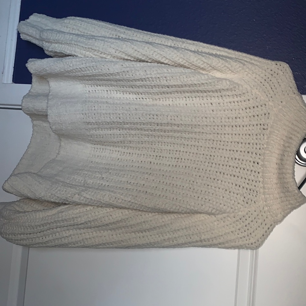 Abercrombie and Fitch white knitted turtleneck